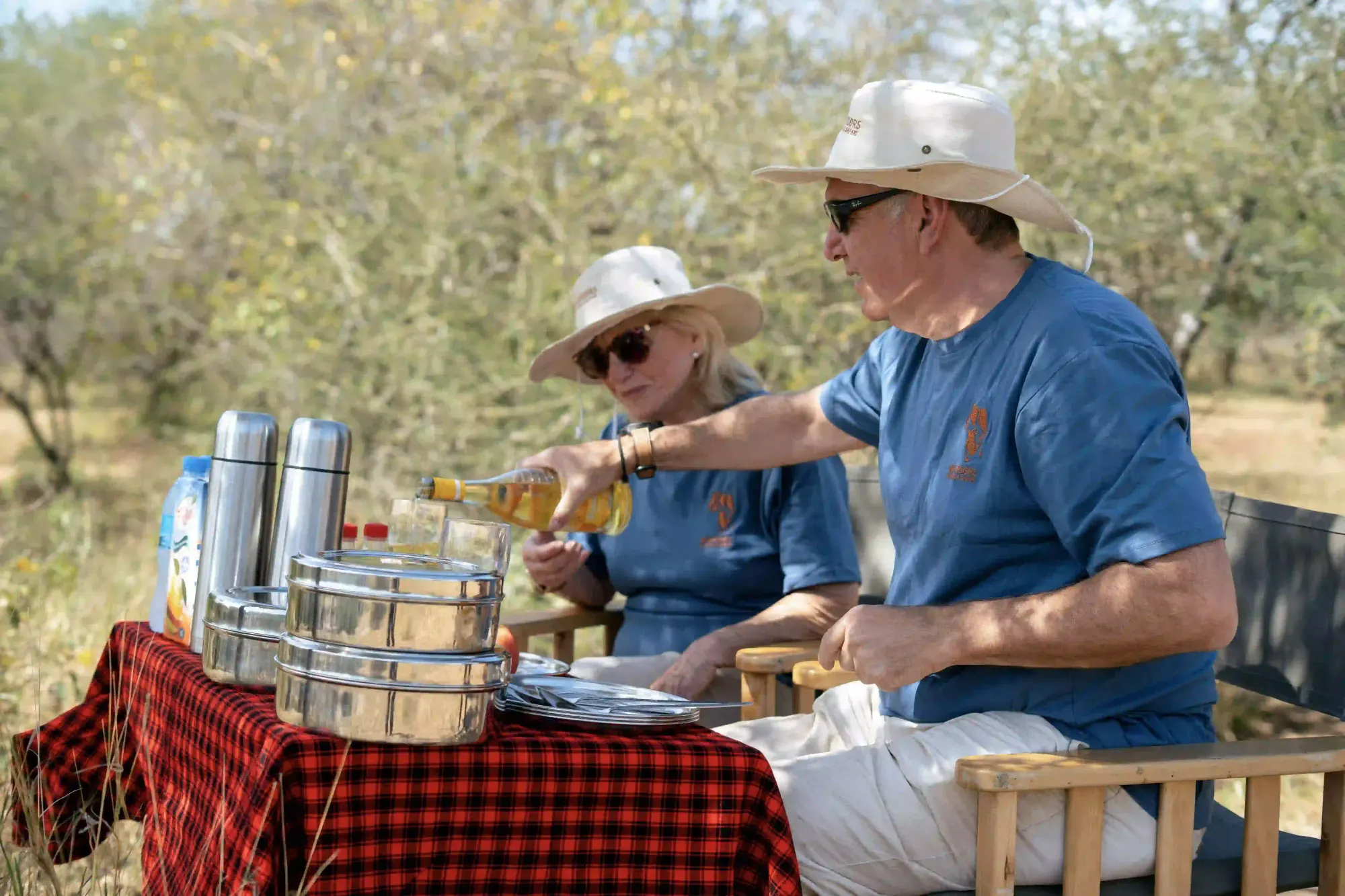 A bush lunch stop — the kind of thoughtful service that shapes camp atmosphere.